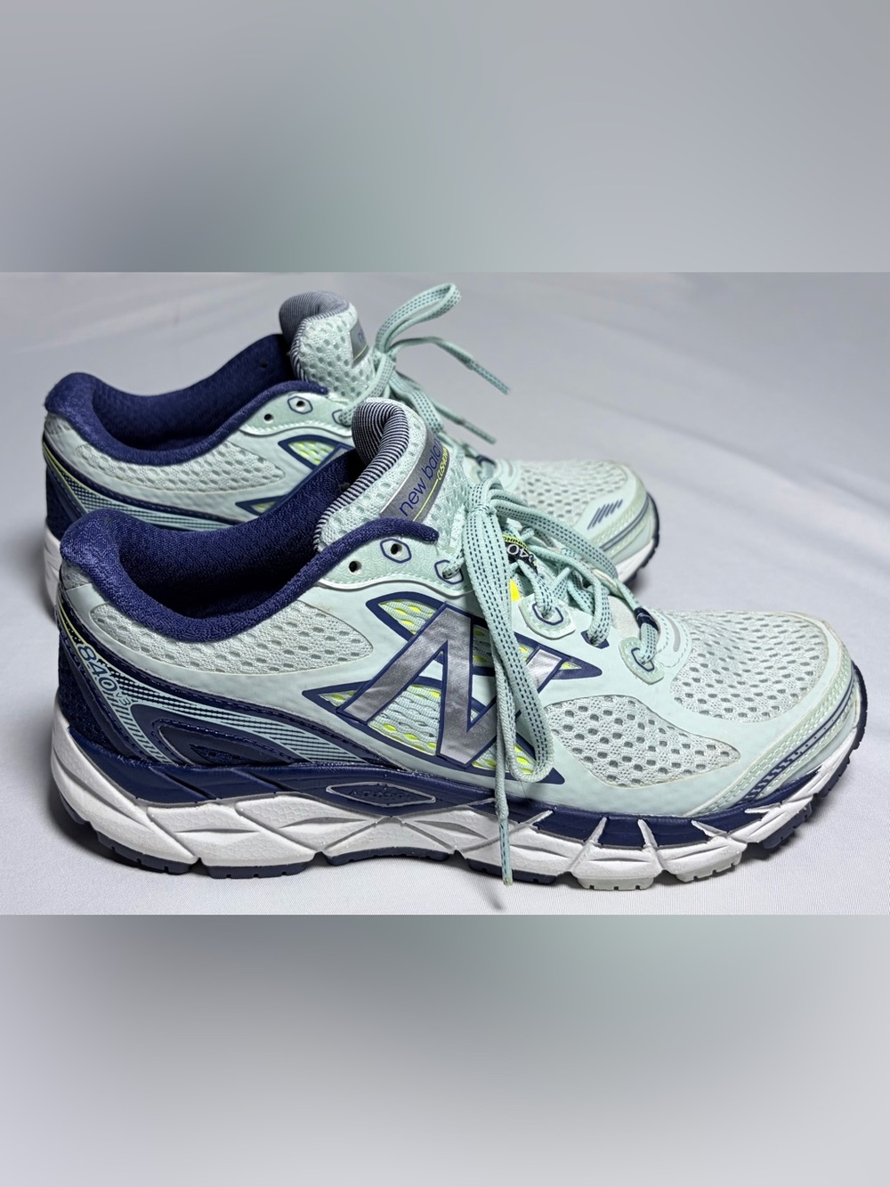 New Balance 840 V3 Athletic Running Shoes Women's Size 8 Excellent Condition